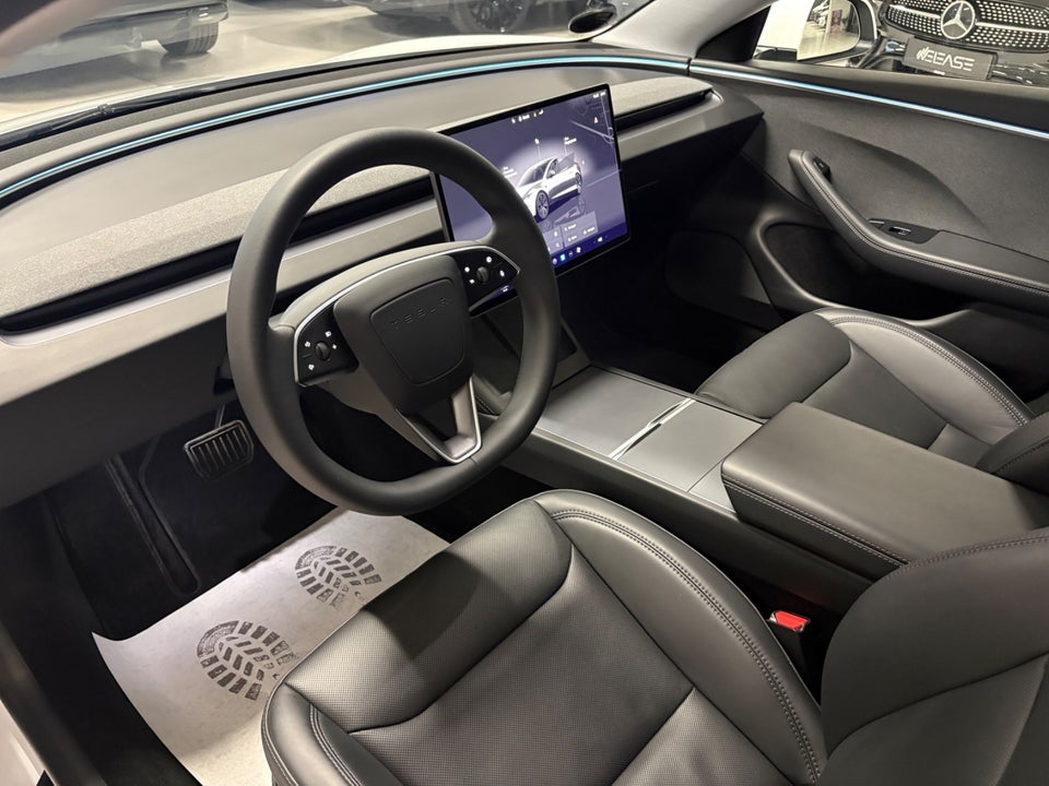 Tesla Model 3 RWD 4d