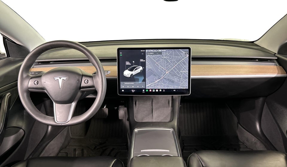 Tesla Model 3 Standard Range+ RWD 4d