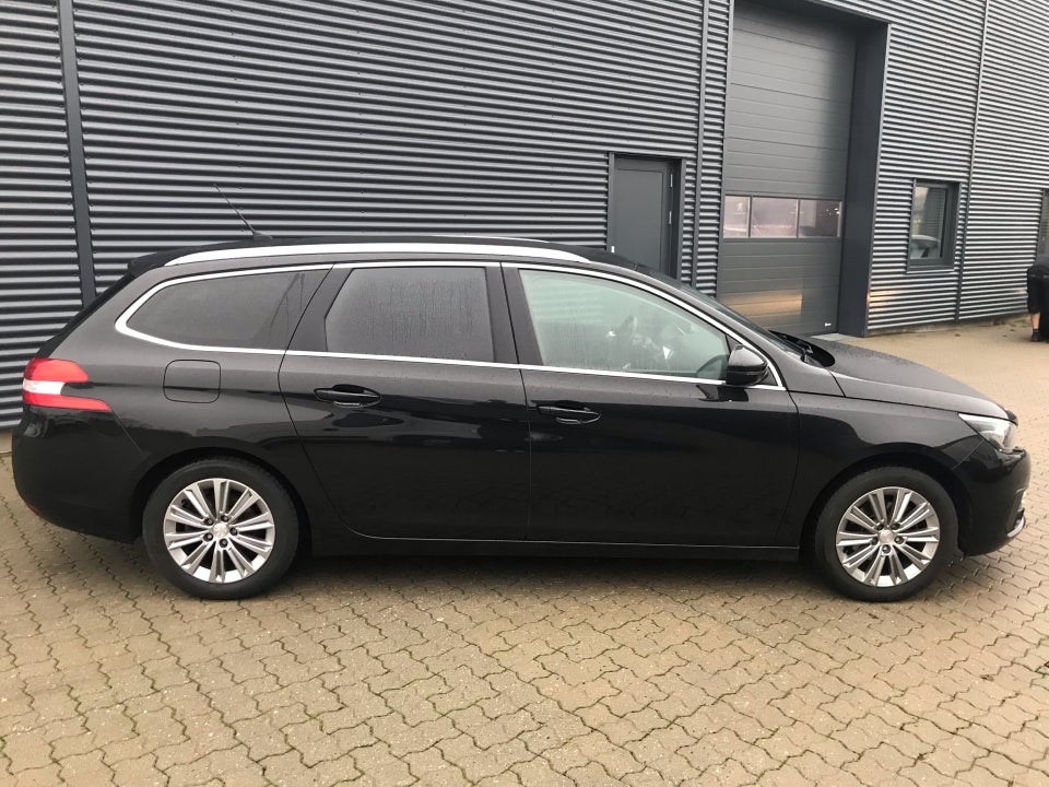 Peugeot 308 1,2 PureTech 130 Infinity SW 5d