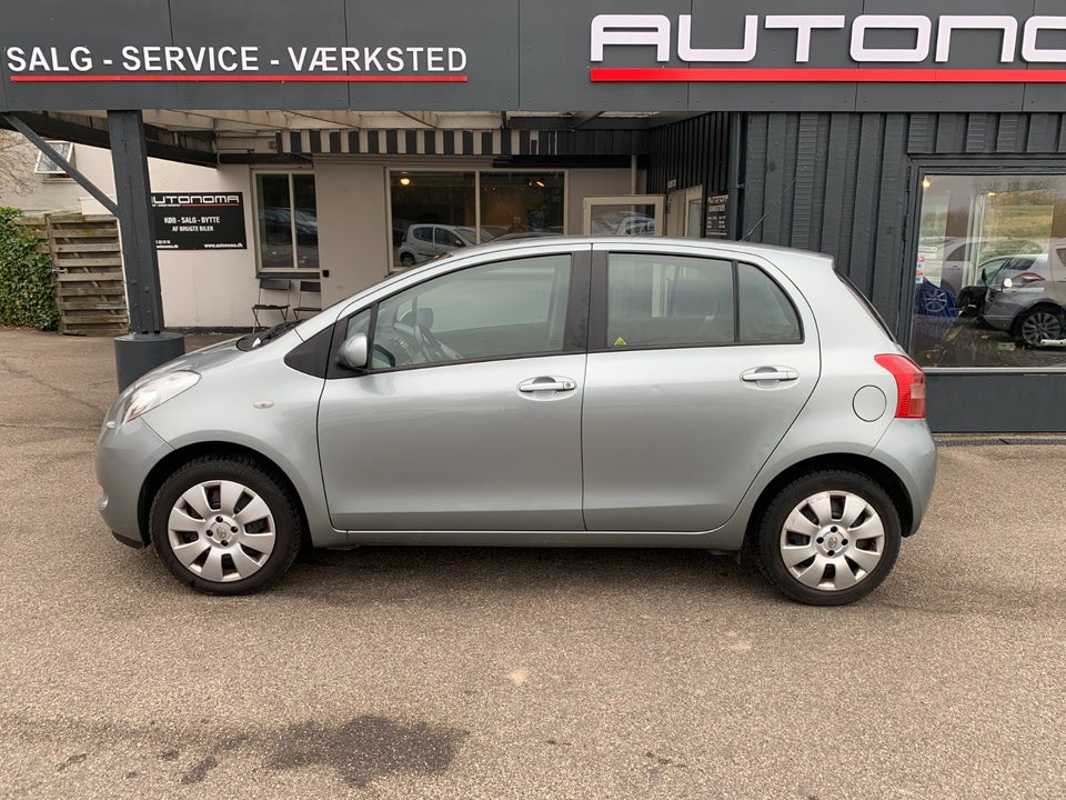 Toyota Yaris 1,3 Luna 5d