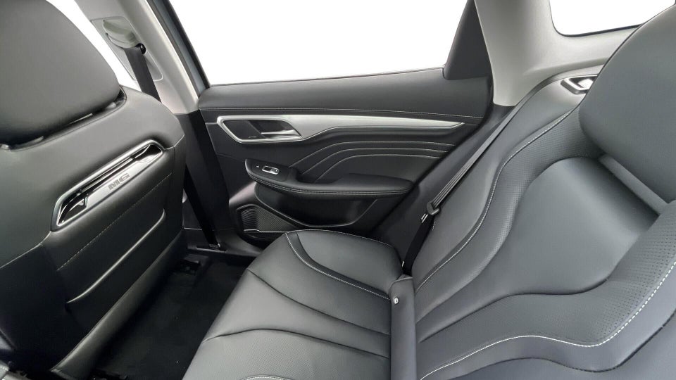 MG Marvel R Performance 5d