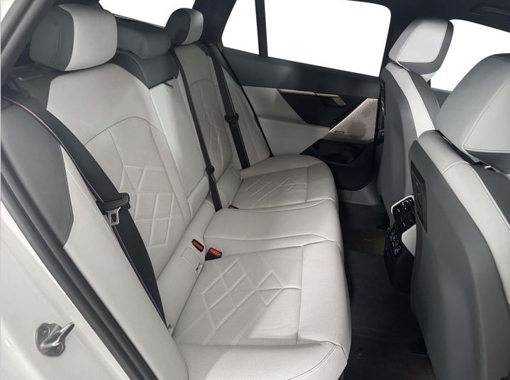 BMW i5 eDrive40 M-Sport 4d