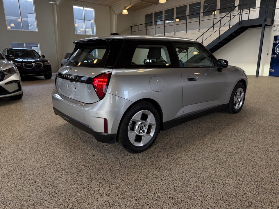 MINI Cooper SE Essential 3d