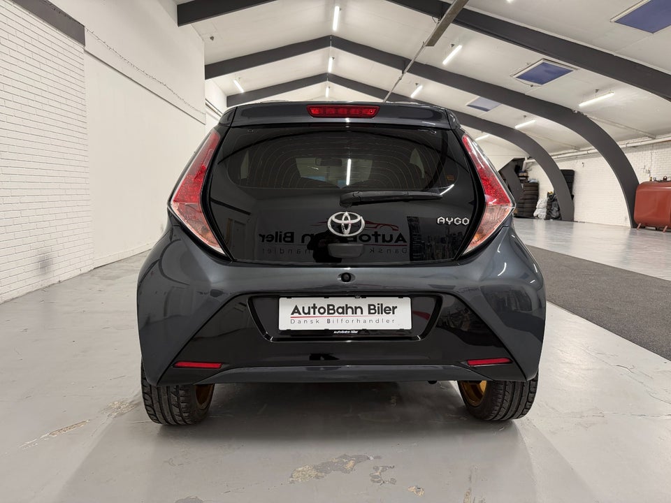 Toyota Aygo 1,0 VVT-i x-wave Sky 5d