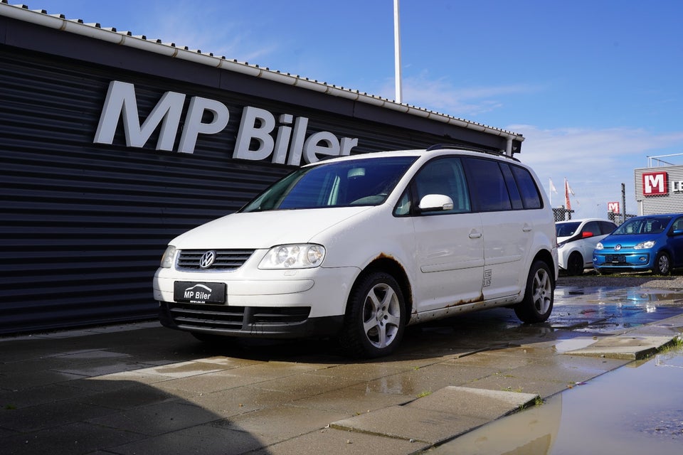 VW Touran 2,0 TDi 136 Trendline DSG Van 5d