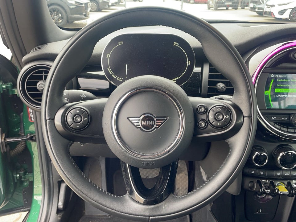 MINI Cooper SE Essential 3d