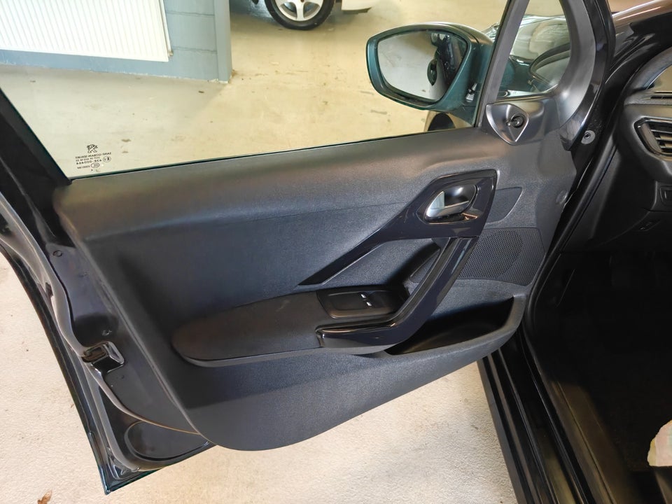 Peugeot 208 1,0 VTi Access Air 5d