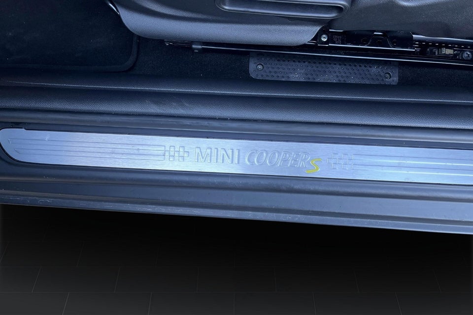 MINI Cooper SE Classic Trim 3d