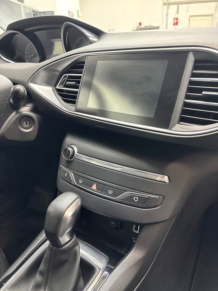 Peugeot 308 1,6 BlueHDi 120 Active SW EAT6 5d