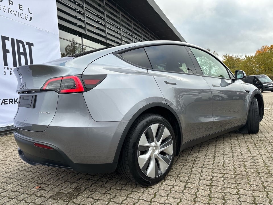 Tesla Model Y Long Range AWD 5d