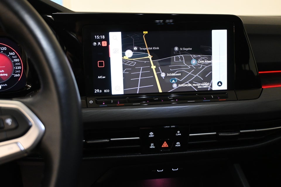 VW Golf VIII 1,4 eHybrid DSG 5d