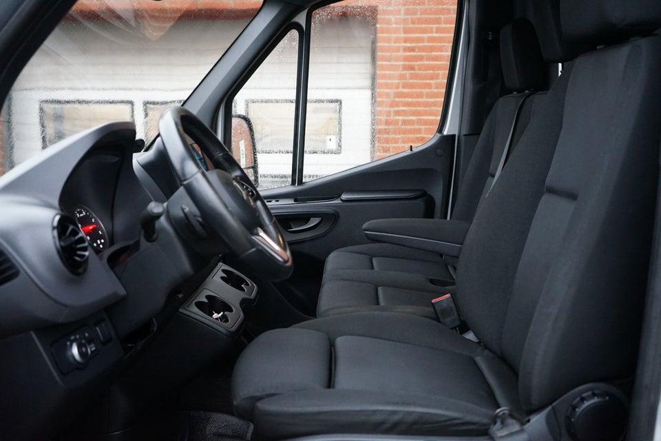 Mercedes Sprinter 319 3,0 CDi A2 Kassevogn aut. RWD
