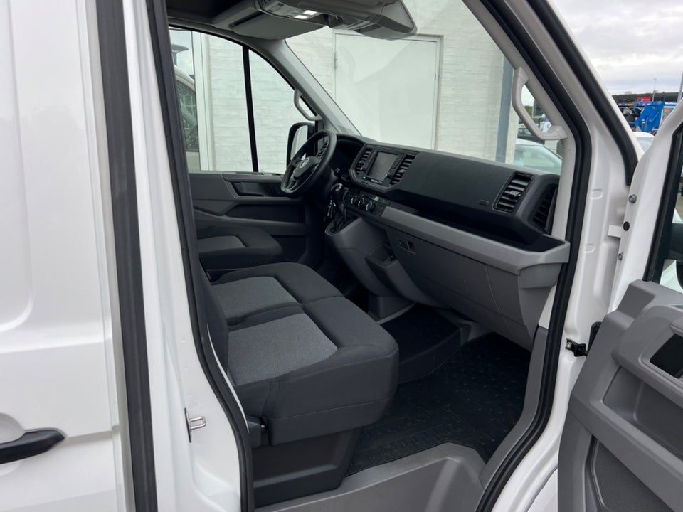 VW Crafter 35 2,0 TDi 140 Kassevogn L3H2 aut.