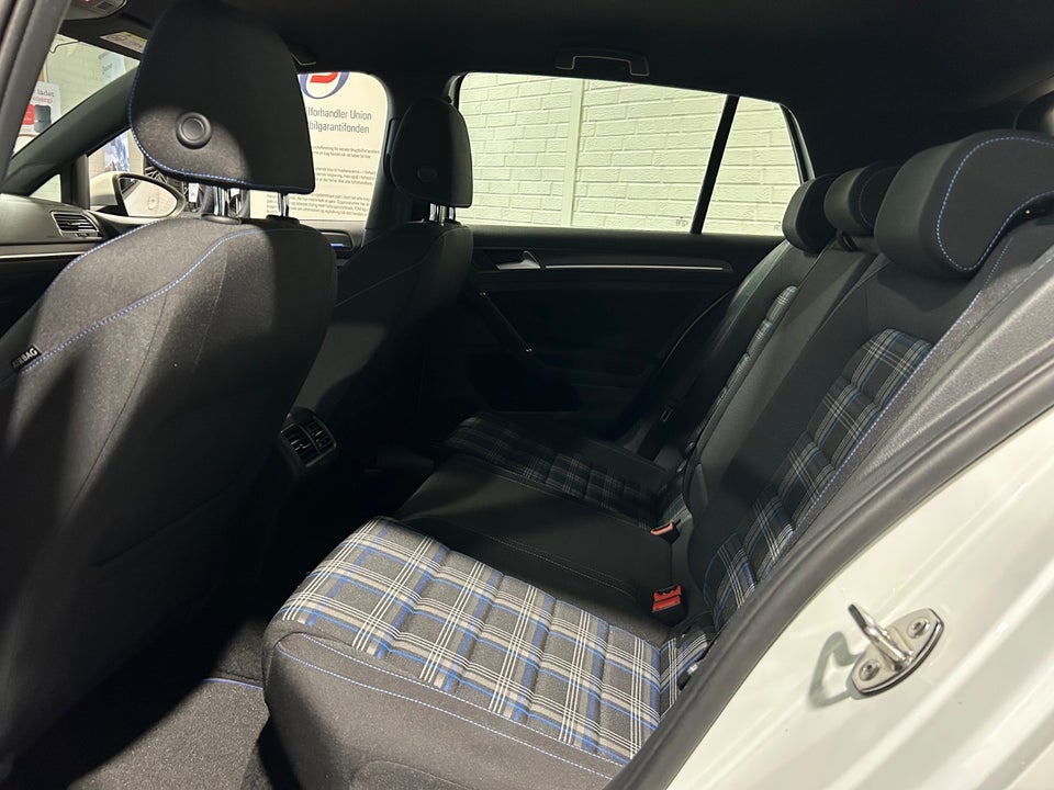 VW Golf VII 1,4 GTE DSG 5d