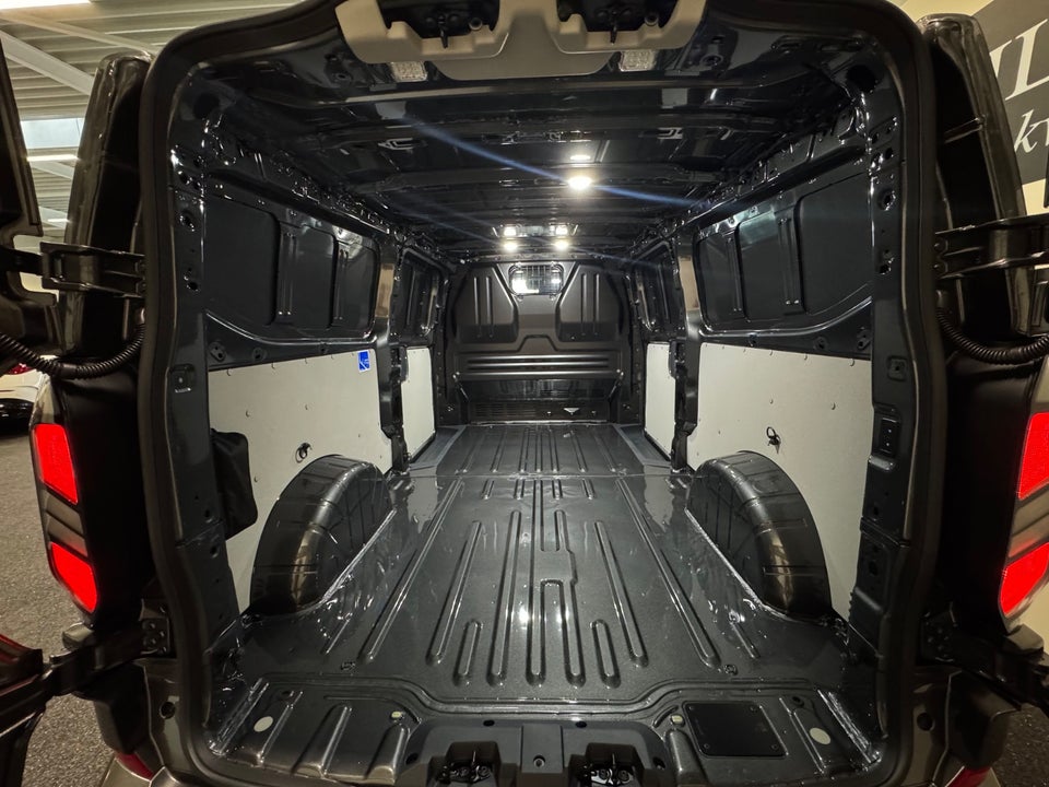 Ford Transit Custom 320 L2 2,0 EcoBlue Limited aut.