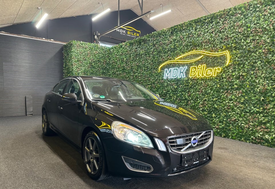 Volvo S60 2,0 T Summum aut. 4d