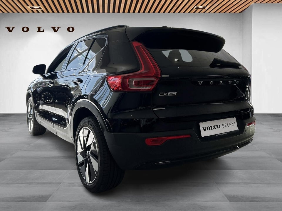 Volvo EX40 Standard Range Plus 5d