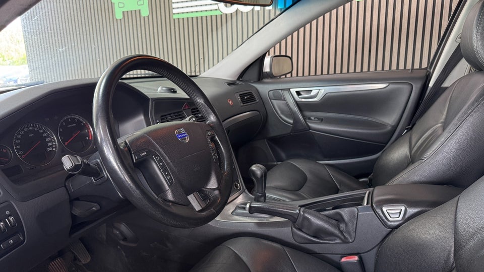Volvo V70 2,5 T Kinetic 5d