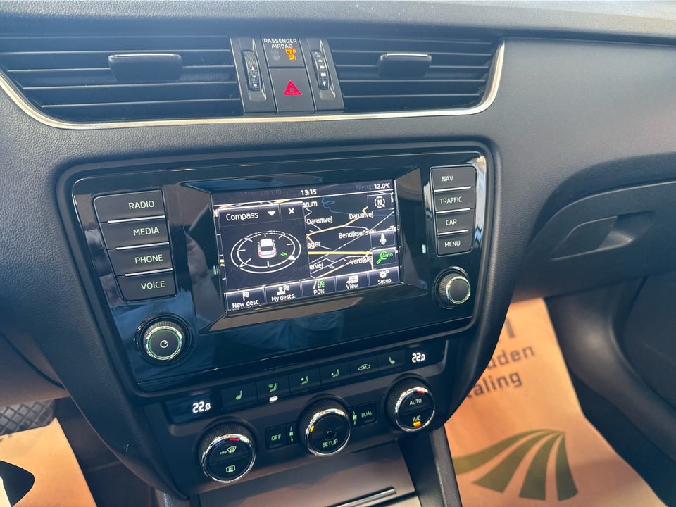 Skoda Octavia 1,6 TDi 110 Style Combi DSG 5d