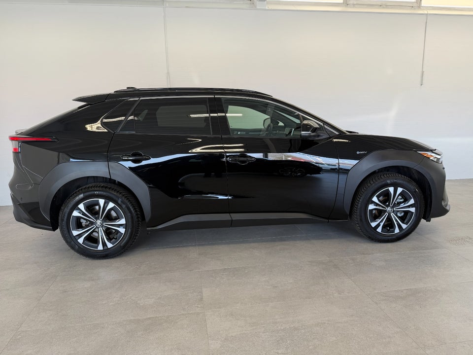 Toyota bZ4X Executive 5d