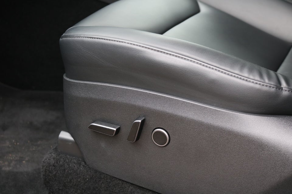 Tesla Model Y RWD 5d