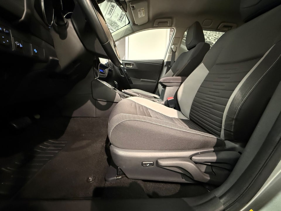 Toyota Auris 1,8 Hybrid H2 Comfort Touring Sports CVT 5d