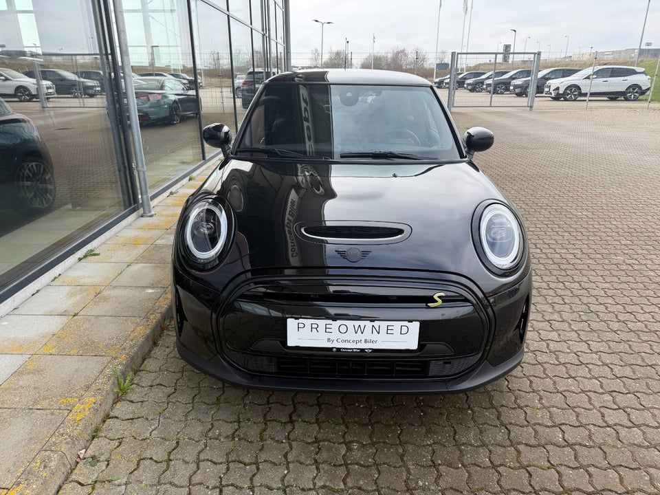 MINI Cooper SE Essential 3d