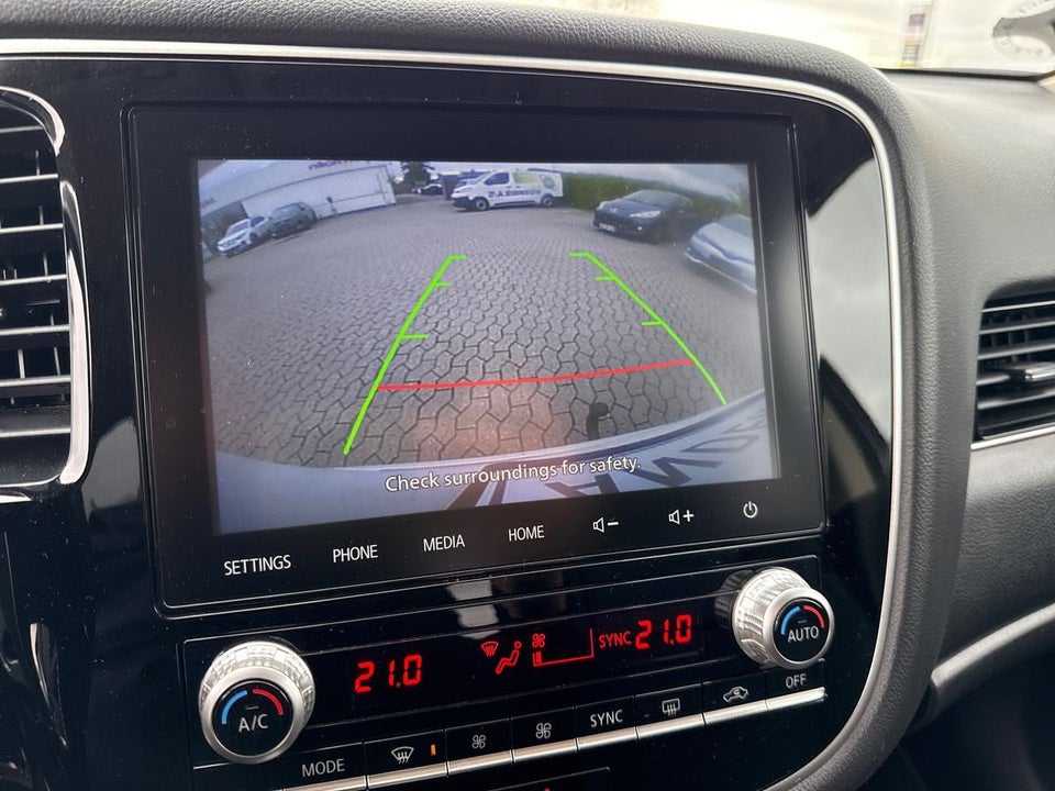 Mitsubishi Outlander 2,4 PHEV Intense CVT 4WD 5d