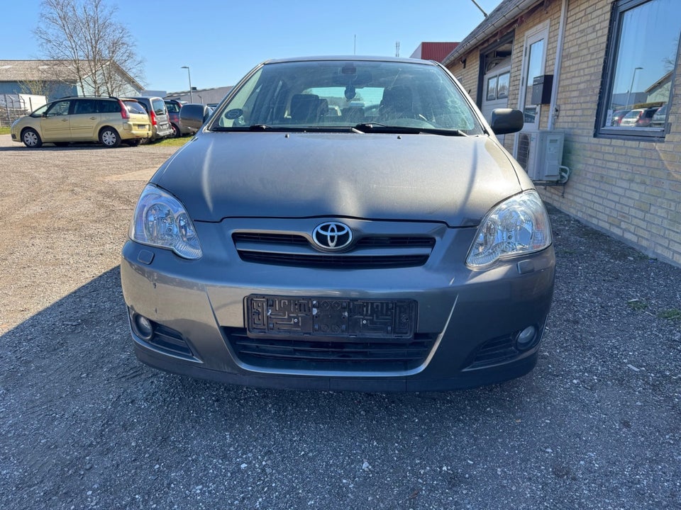 Toyota Corolla 1,6 Luna 5d