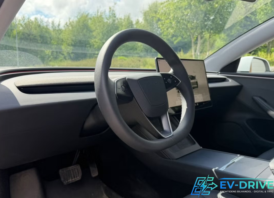 Tesla Model 3 RWD 4d