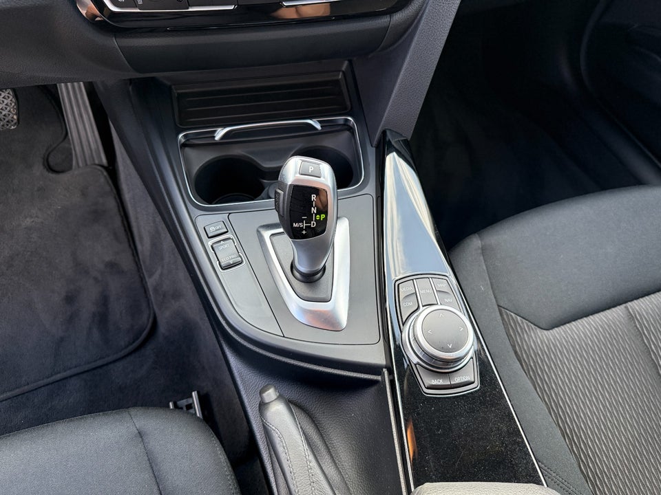 BMW 320i 2,0 Touring Advantage aut. 5d