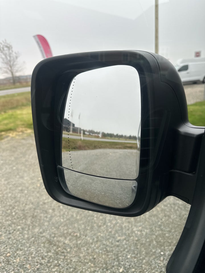 Renault Trafic T29 2,0 dCi 145 L2H1 EDC