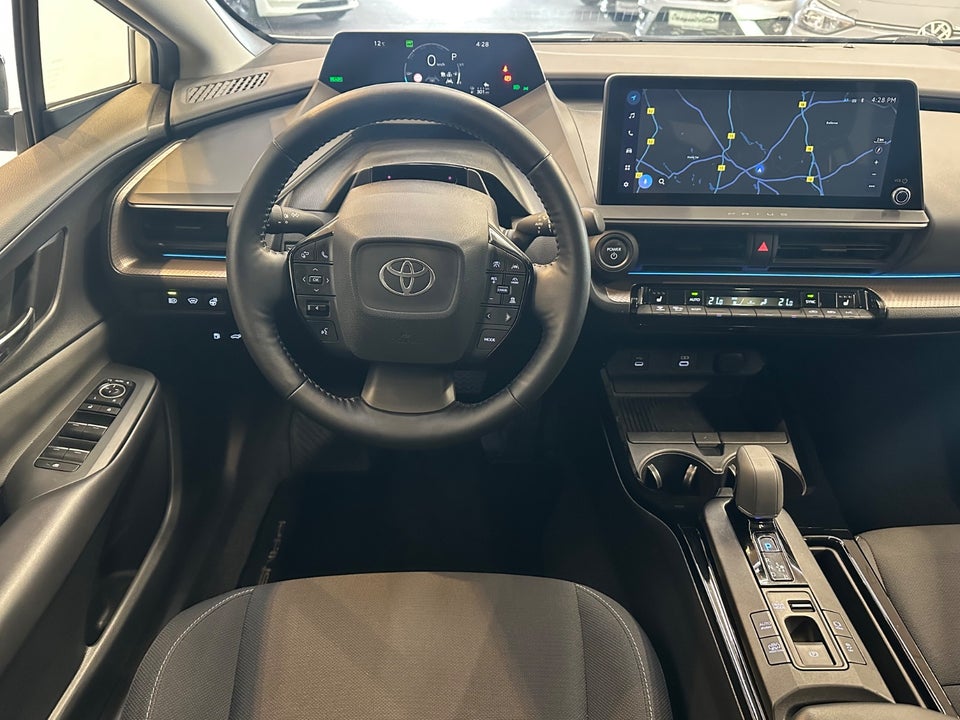 Toyota Prius 2,0 Plug-in Hybrid Elegant 5d