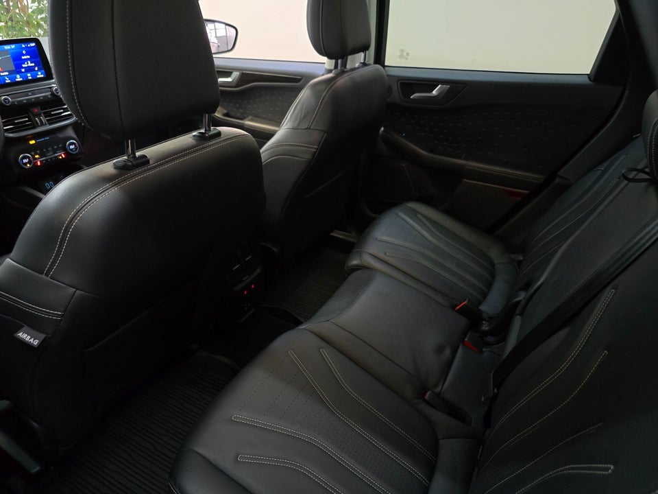 Ford Kuga 2,5 HEV Vignale CVT 5d