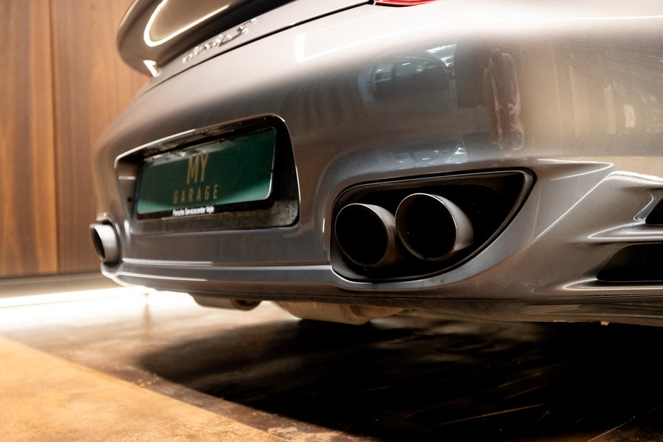 Porsche 911 Turbo S 3,8 Cabriolet PDK 2d