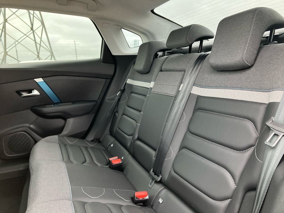 Citroën ë-C4 X 50 Shine 4d