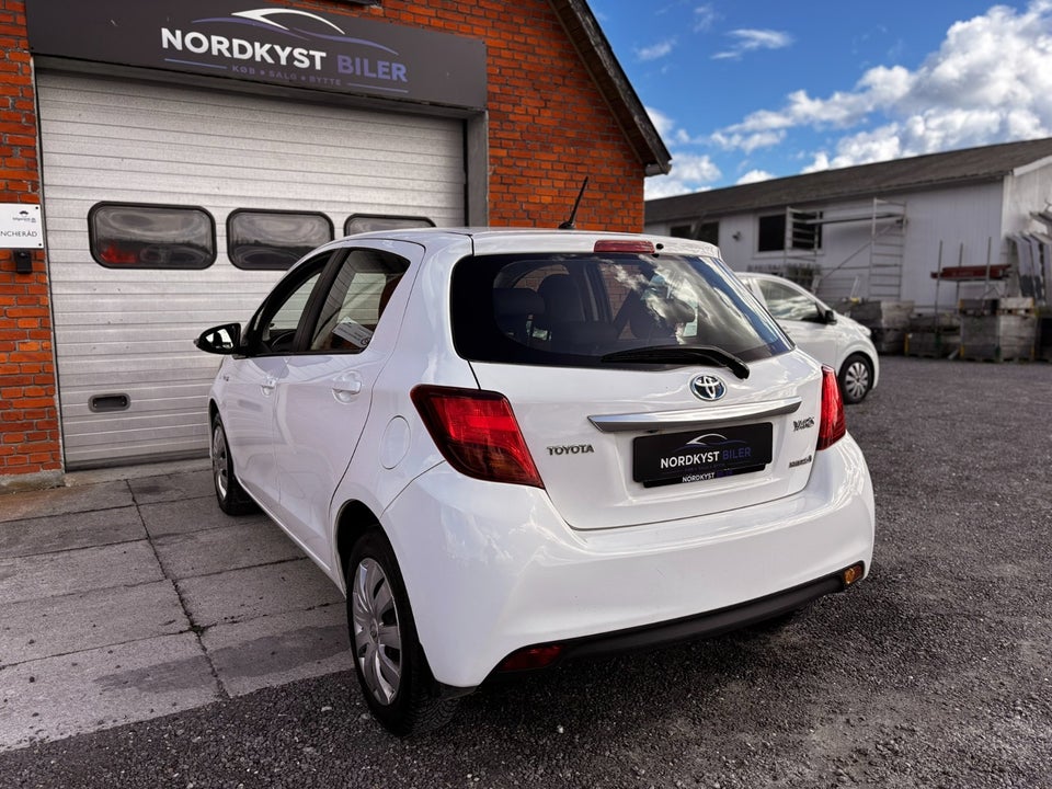 Toyota Yaris 1,5 Hybrid H1 e-CVT 5d
