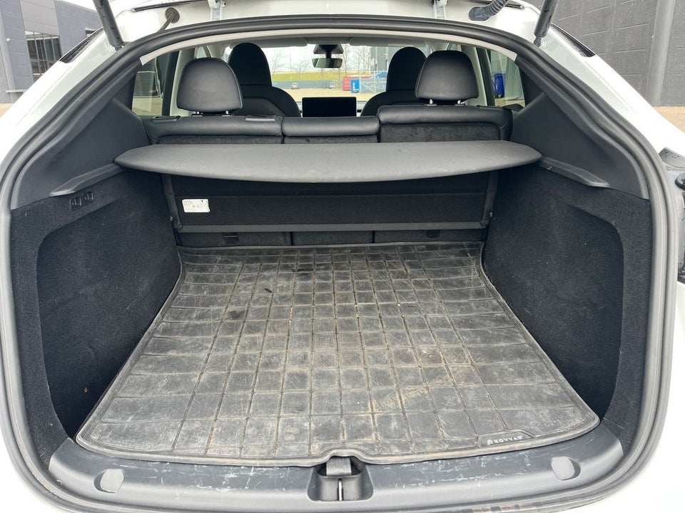 Tesla Model Y Long Range AWD 5d