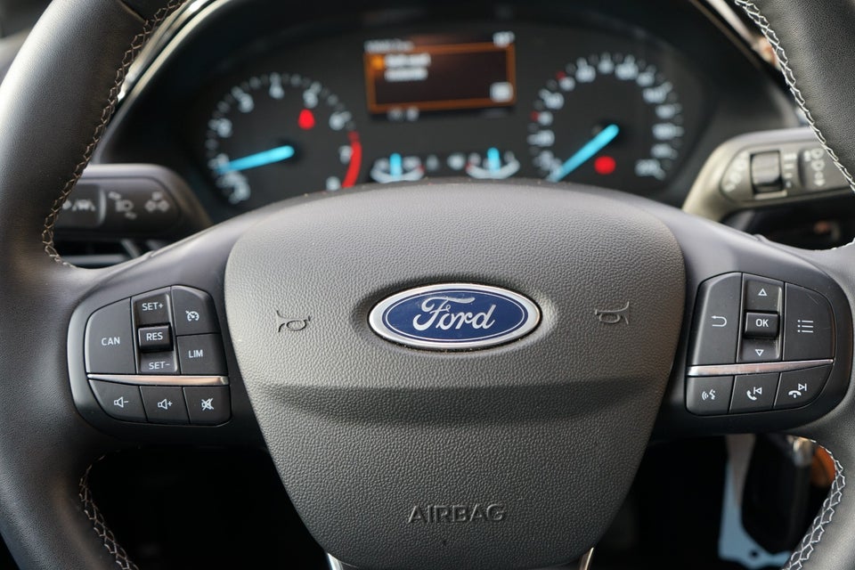 Ford Fiesta 1,0 EcoBoost mHEV Titanium Van 5d