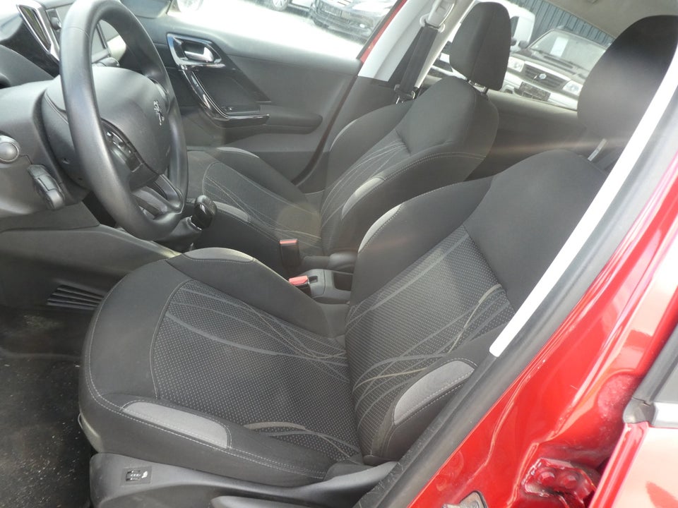 Peugeot 208 1,6 e-HDi 92 Active 5d