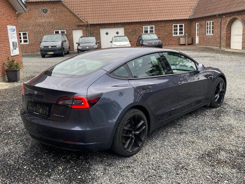 Tesla Model 3 Long Range AWD 4d