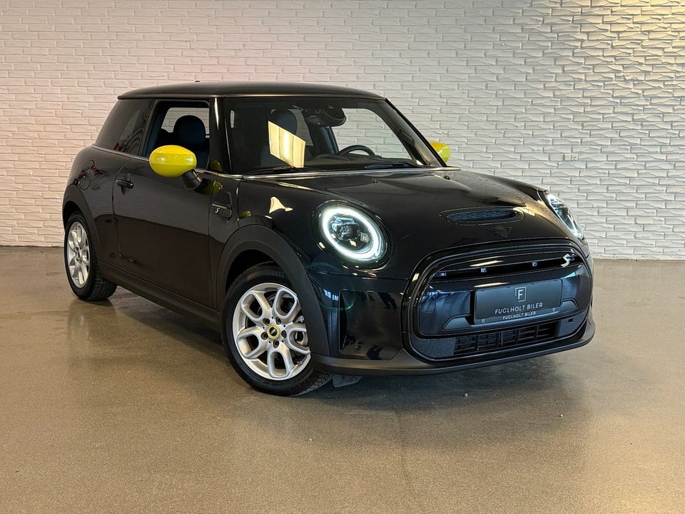 MINI Cooper SE Essential 3d