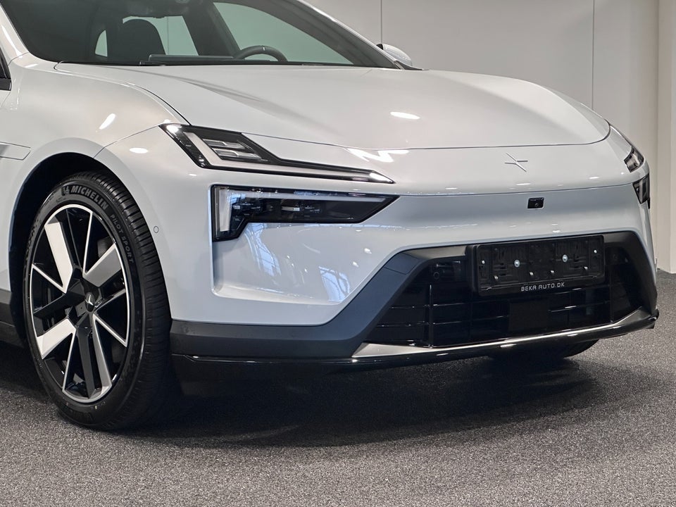 Polestar 4 Long Range AWD 5d