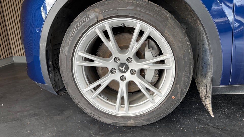 Tesla Model Y Long Range AWD 5d