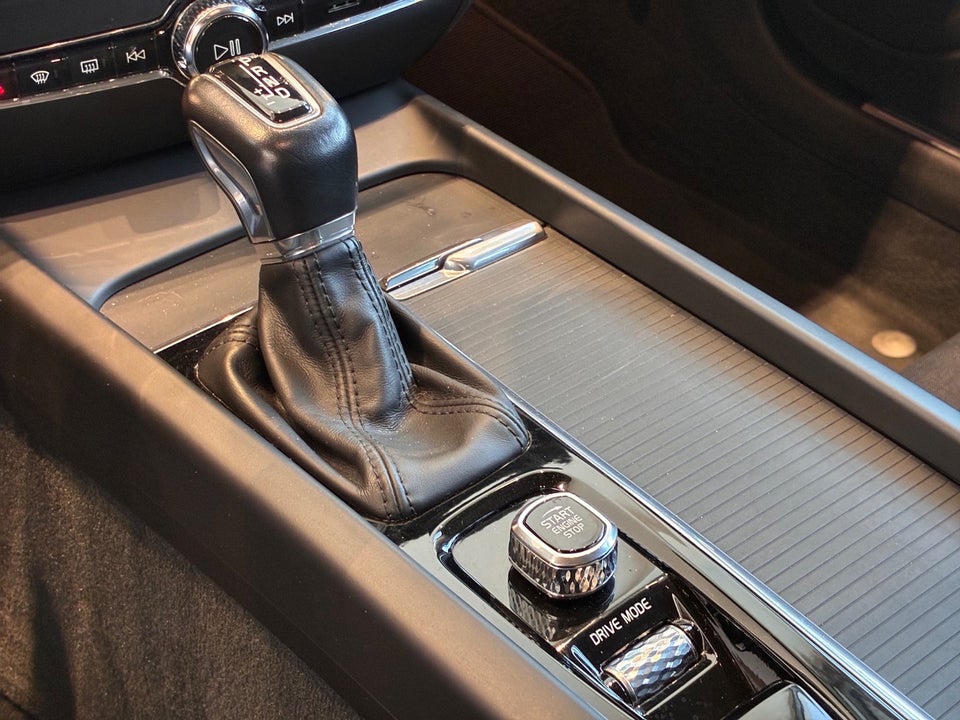 Volvo V60 2,0 T5 250 Momentum aut. 5d