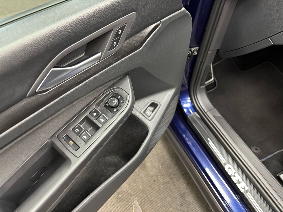 VW Golf VIII 1,4 GTE DSG 5d