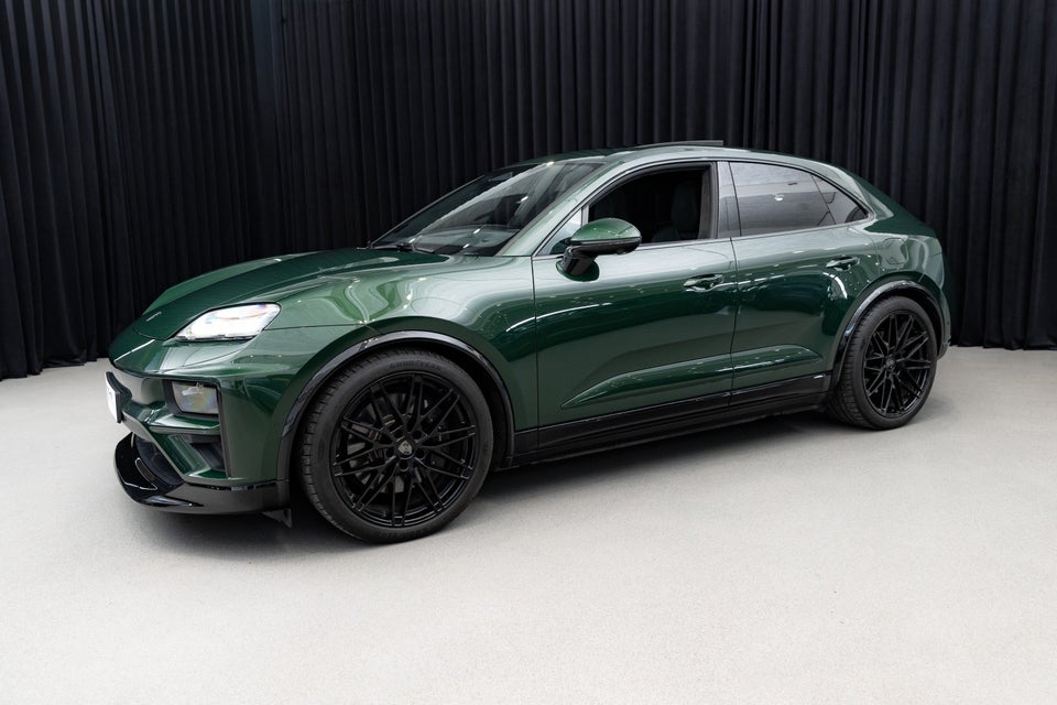 Porsche Macan Turbo 5d