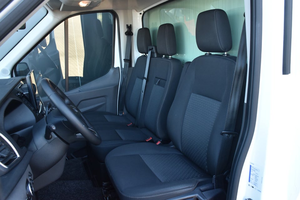 Ford E-Transit 350 L3 Chassis 68 Trend H1 RWD