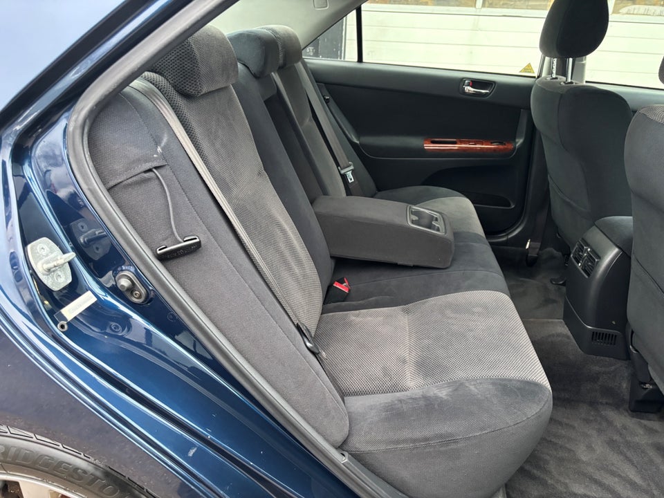 Toyota Camry 2,4 VVT-i aut. 4d