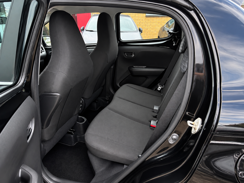 Peugeot 108 1,0 e-VTi 72 Selection Tech 5d